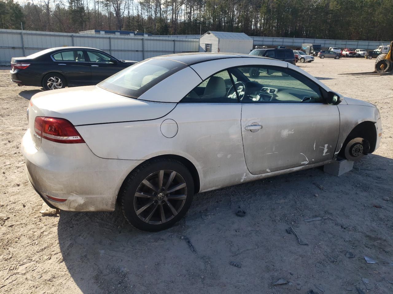 2013 VOLKSWAGEN EOS KOMFOR - Image 3