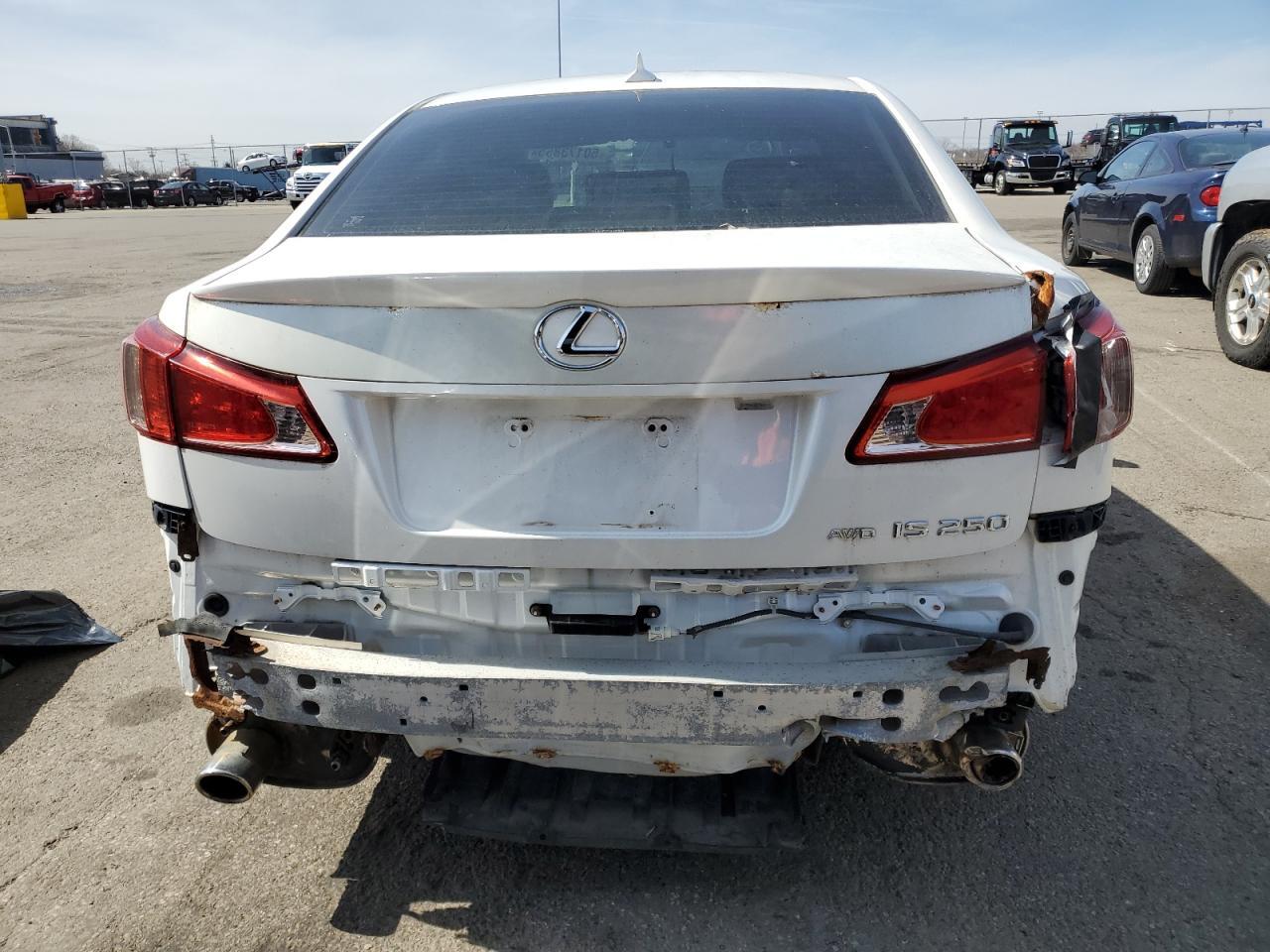 2011 LEXUS IS 250 - Image 6