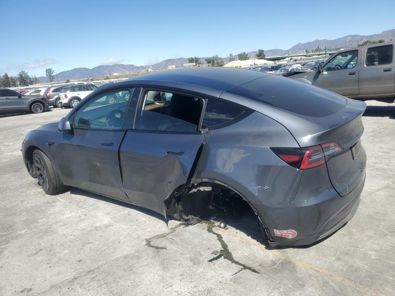 2023 TESLA MODEL Y - Image 2