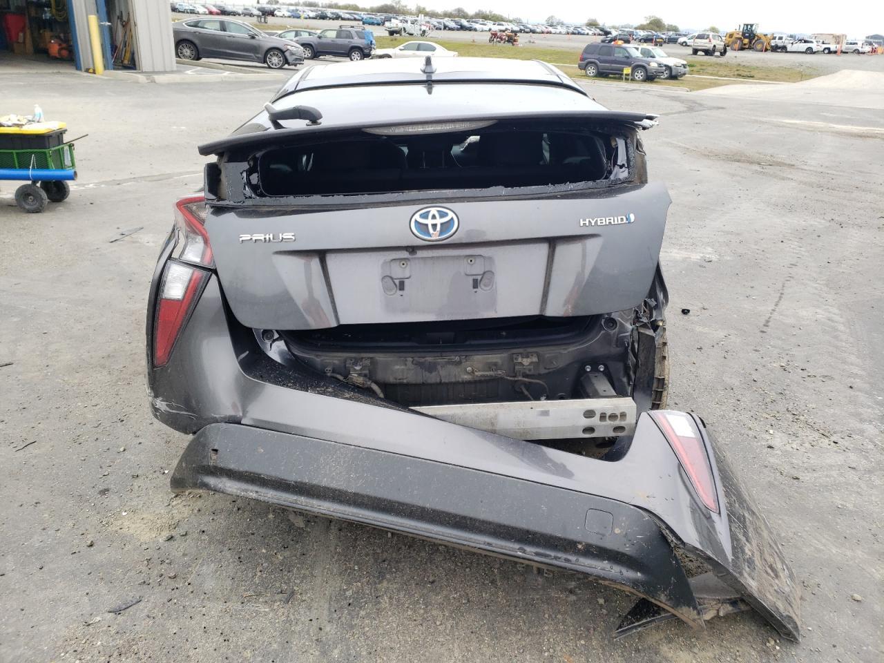2016 TOYOTA PRIUS - Image 6