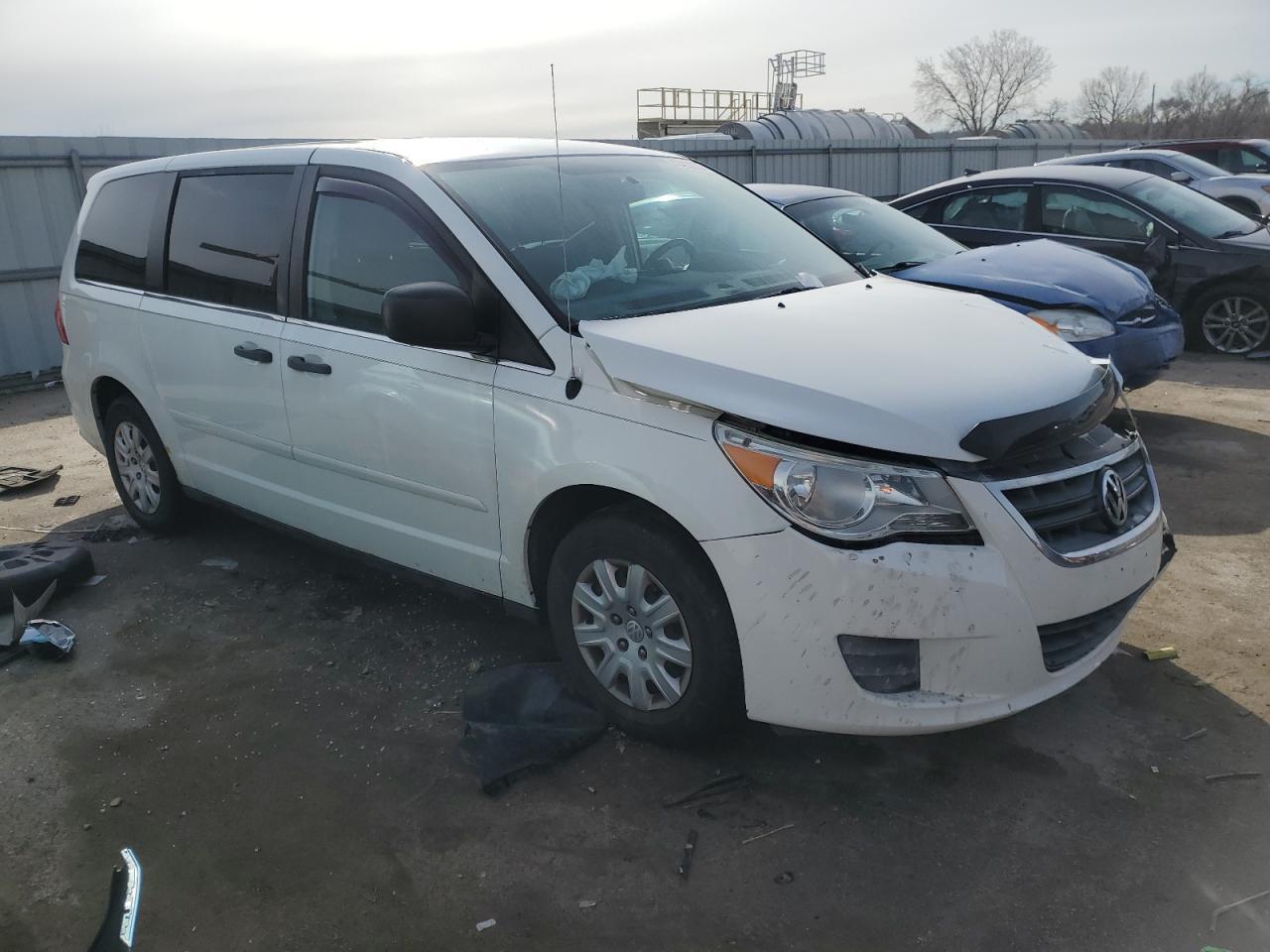2011 VOLKSWAGEN ROUTAN S - Фото 4