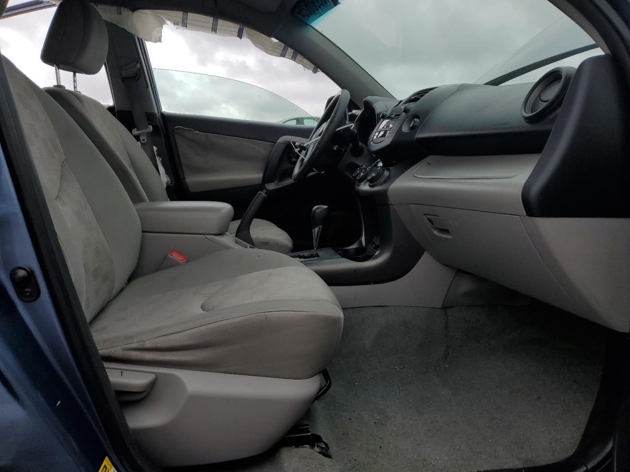 2011 TOYOTA RAV4 - Фото 7