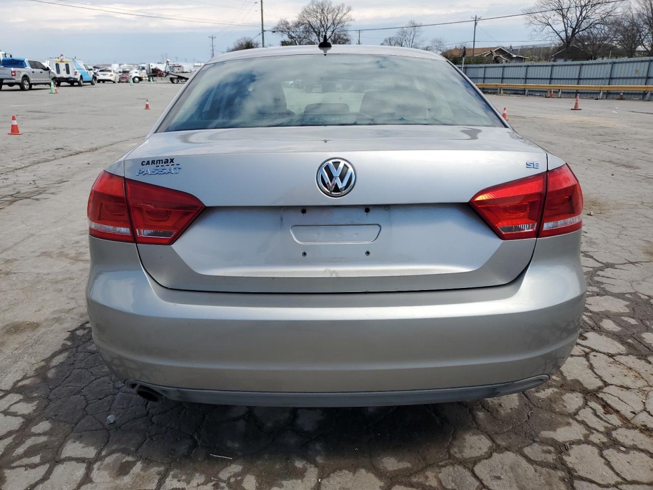 2013 VOLKSWAGEN PASSAT SE - Image 6