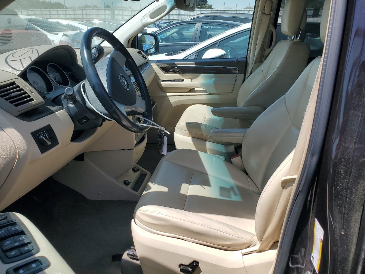 2010 VOLKSWAGEN ROUTAN SE - Фото 7
