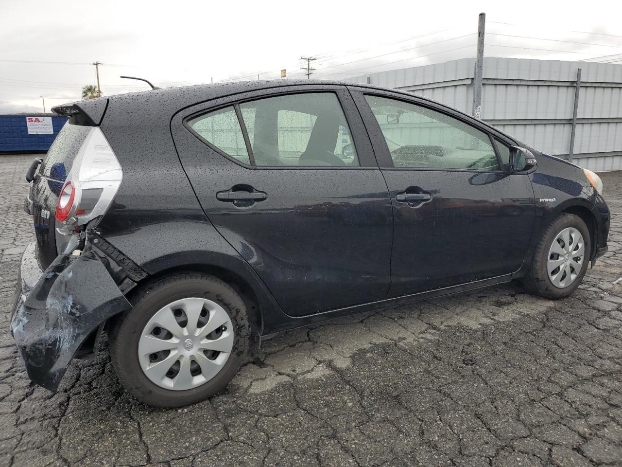2013 TOYOTA PRIUS C - Image 3