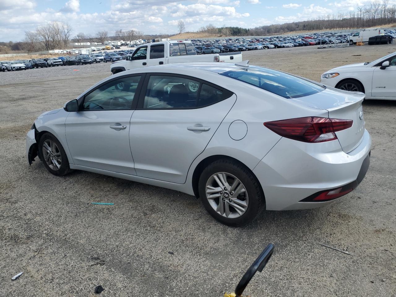 2019 HYUNDAI ELANTRA SE - Фото 2