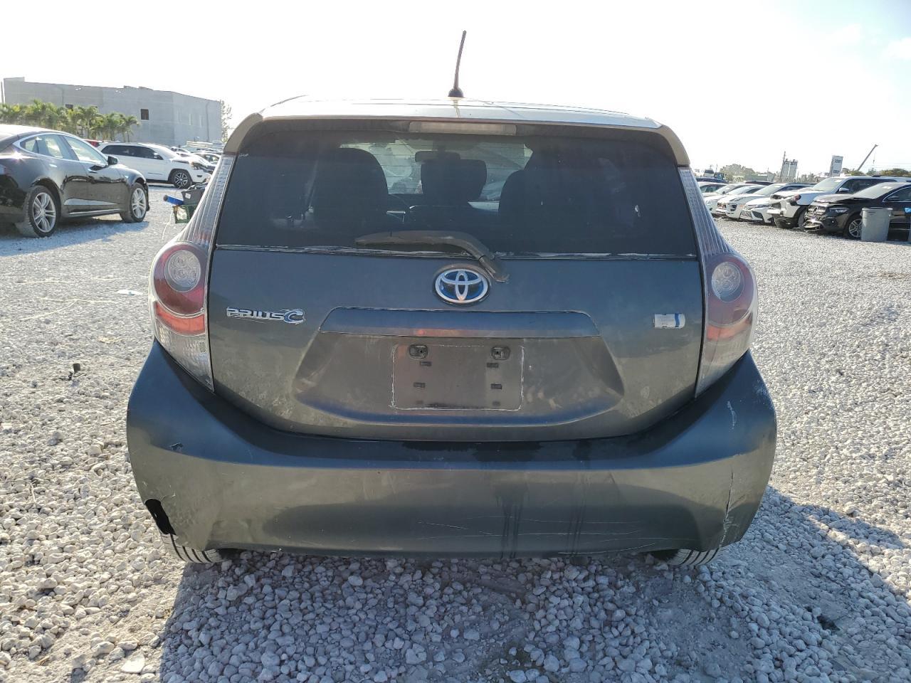 2013 TOYOTA PRIUS C - Image 6