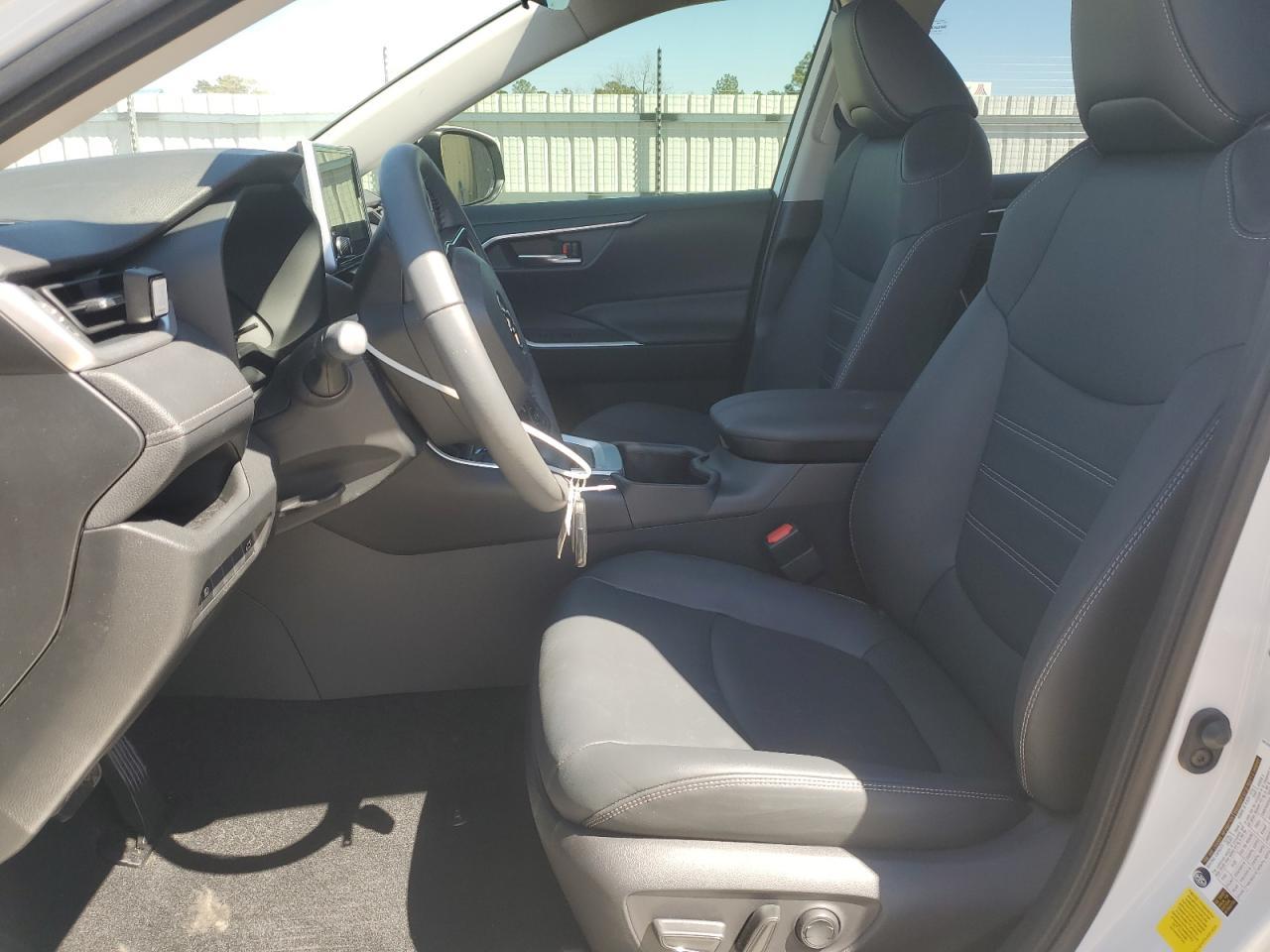 2024 TOYOTA RAV4 XLE P - Image 7