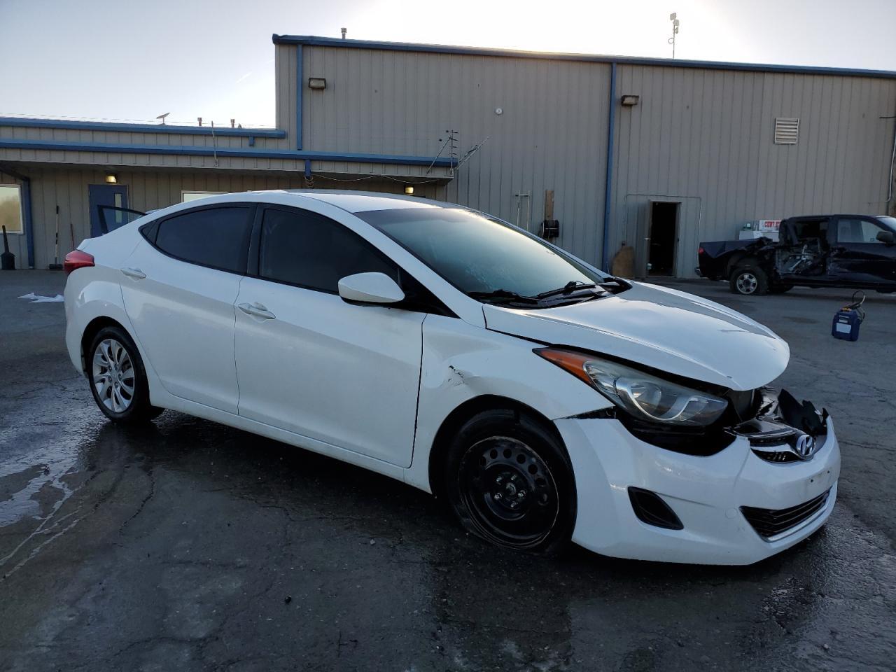 2013 HYUNDAI ELANTRA GL - Image 4