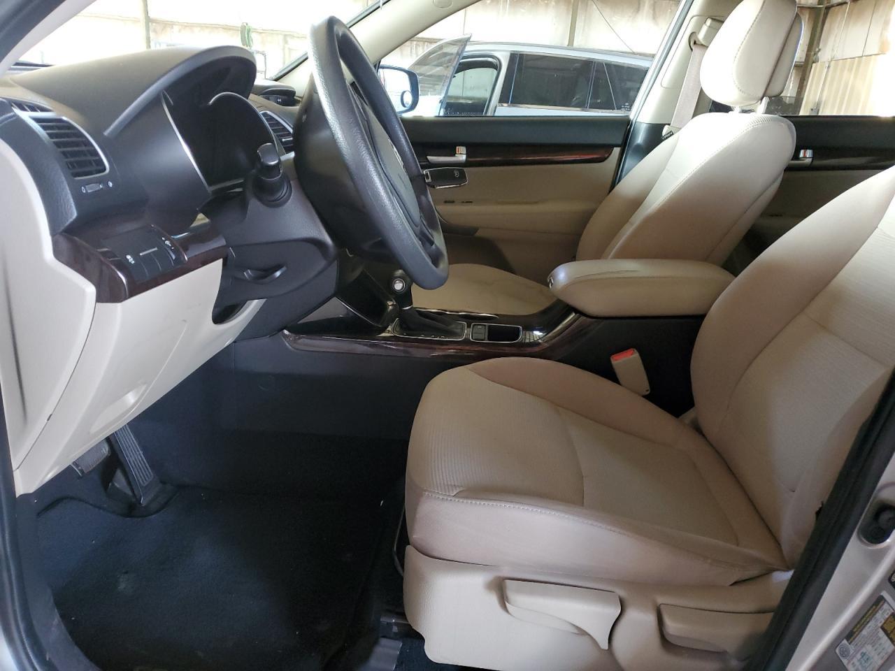2014 KIA SORENTO LX - Image 7