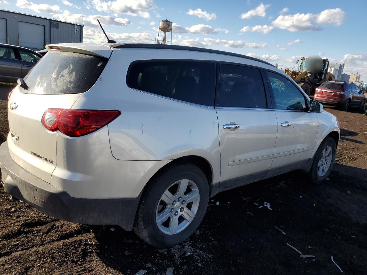 2011 CHEVROLET TRAVERSE L - Image 3