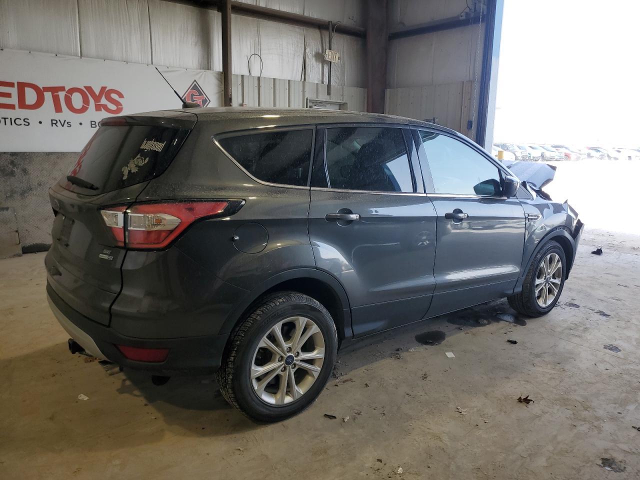 2017 FORD ESCAPE SE - Фото 3