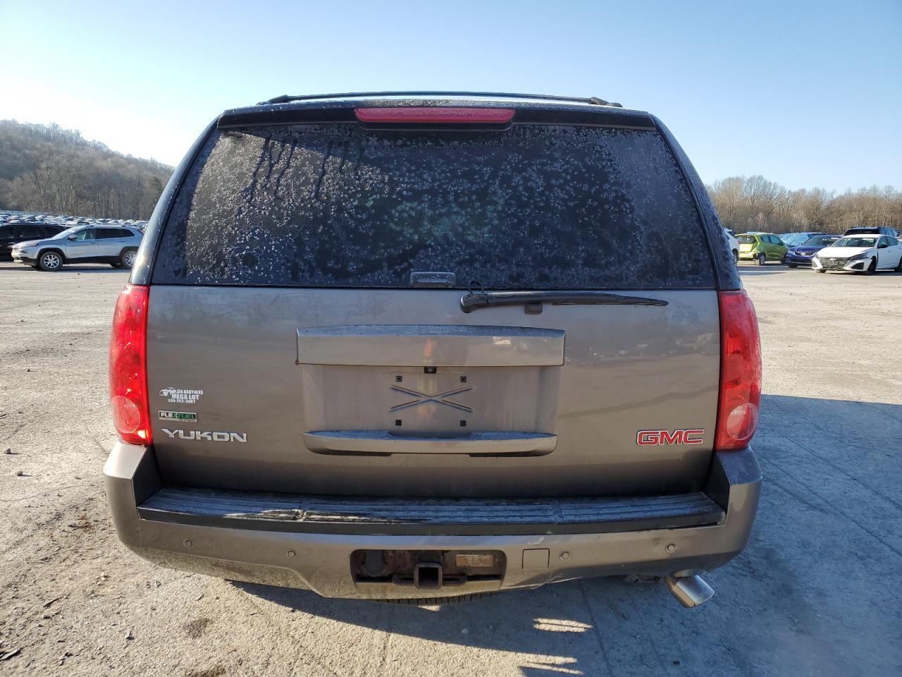 2012 GMC YUKON SLT - Image 6