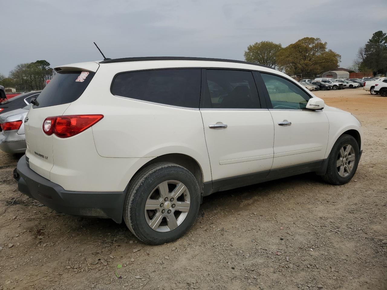2011 CHEVROLET TRAVERSE L - Фото 3
