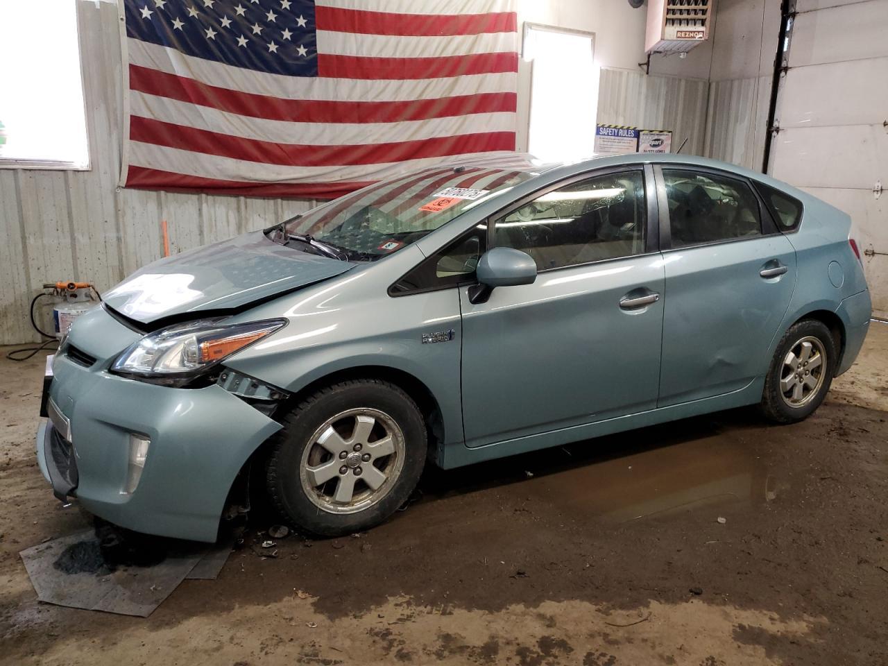 2013 TOYOTA PRIUS PLUG
