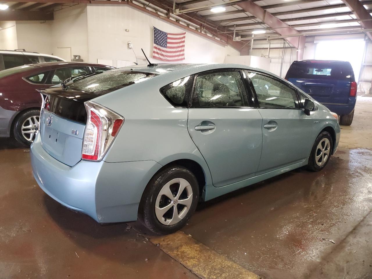 2015 TOYOTA PRIUS - Image 3