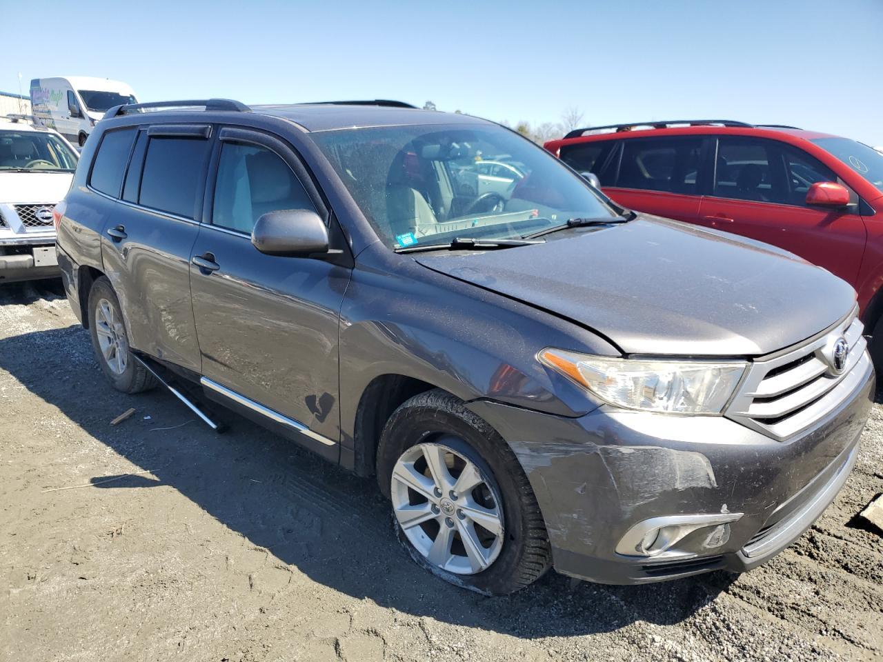 2011 TOYOTA HIGHLANDER - Image 4