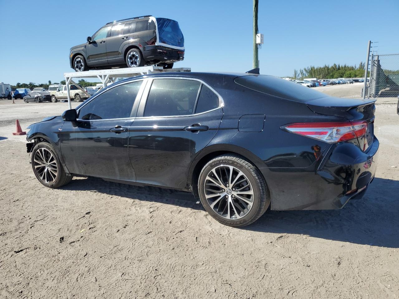 2020 TOYOTA CAMRY SE - Image 2
