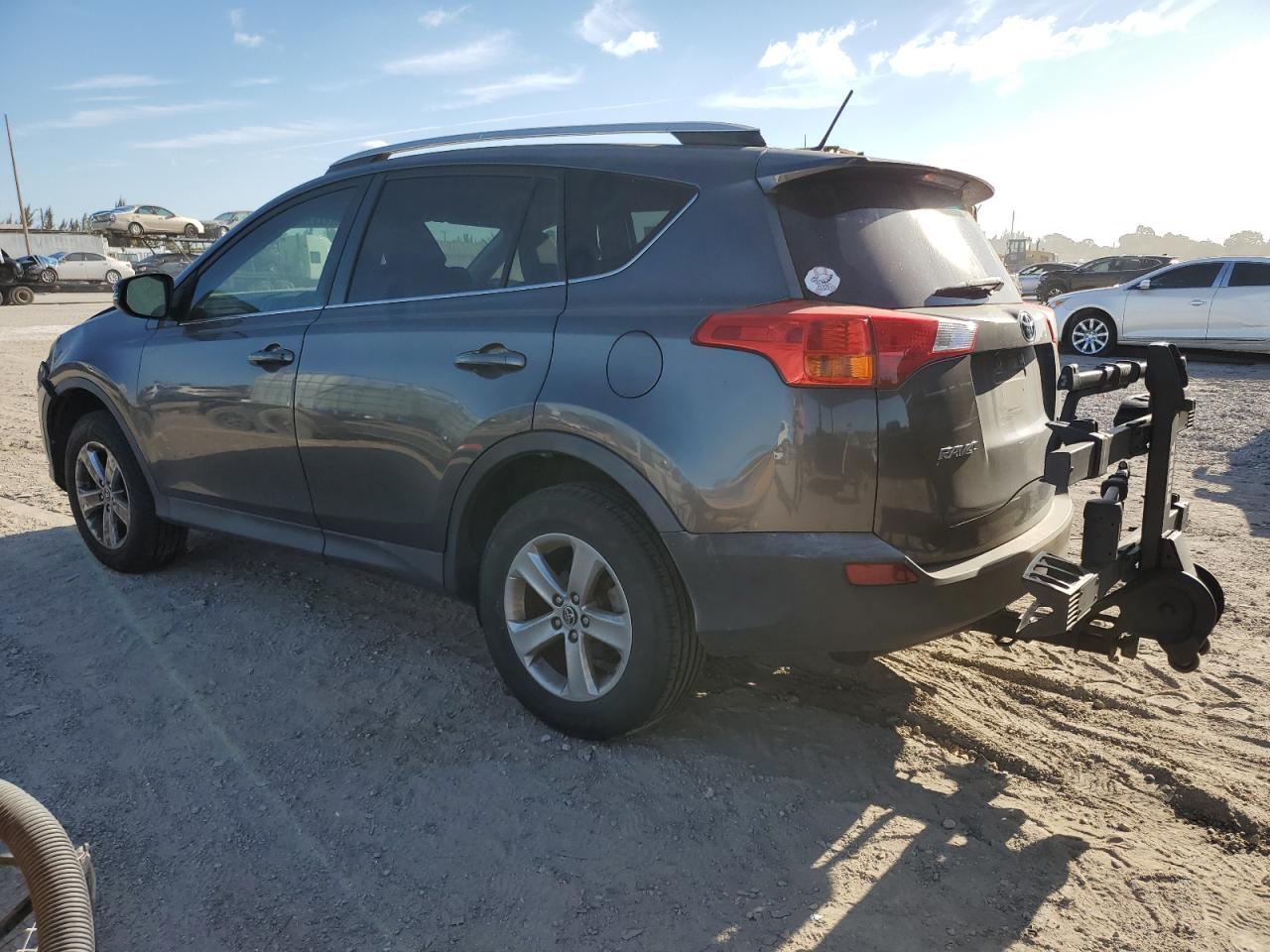 2015 TOYOTA RAV4 XLE - Image 2