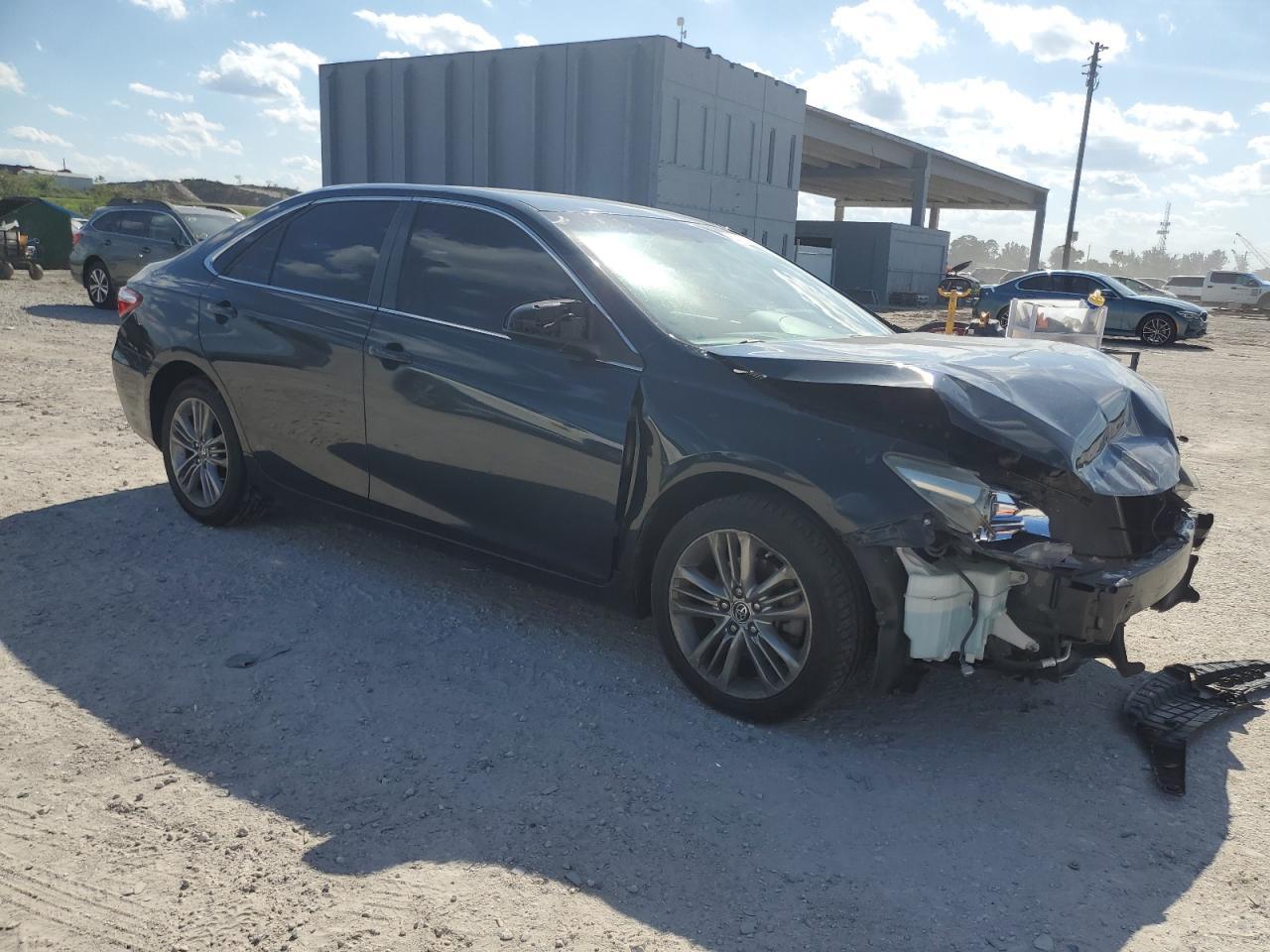 2015 TOYOTA CAMRY LE - Image 4