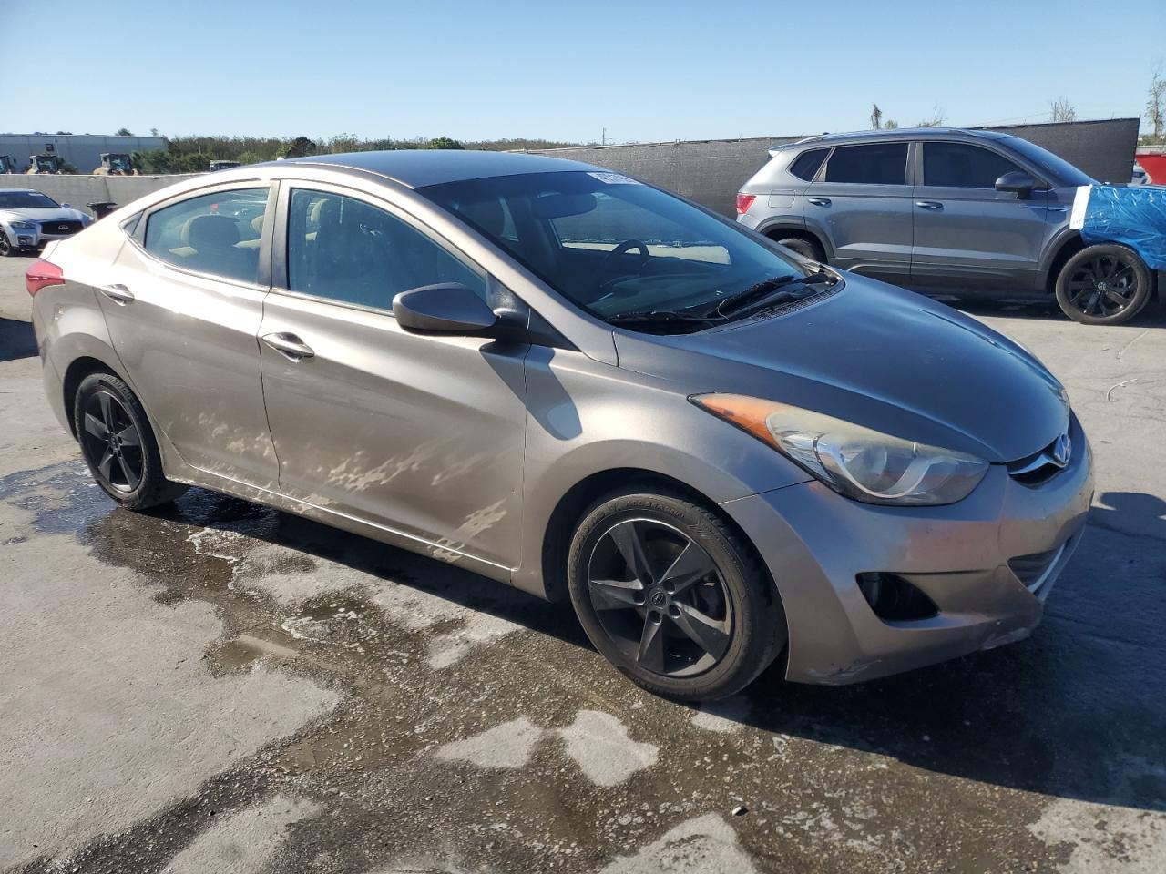 2013 HYUNDAI ELANTRA GL - Image 4