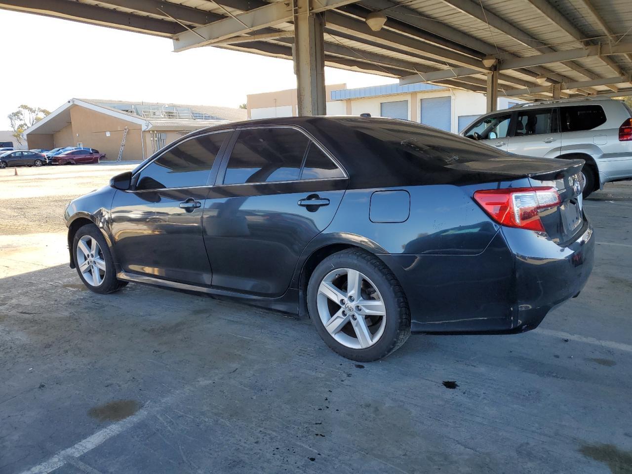 2013 TOYOTA CAMRY L - Фото 2