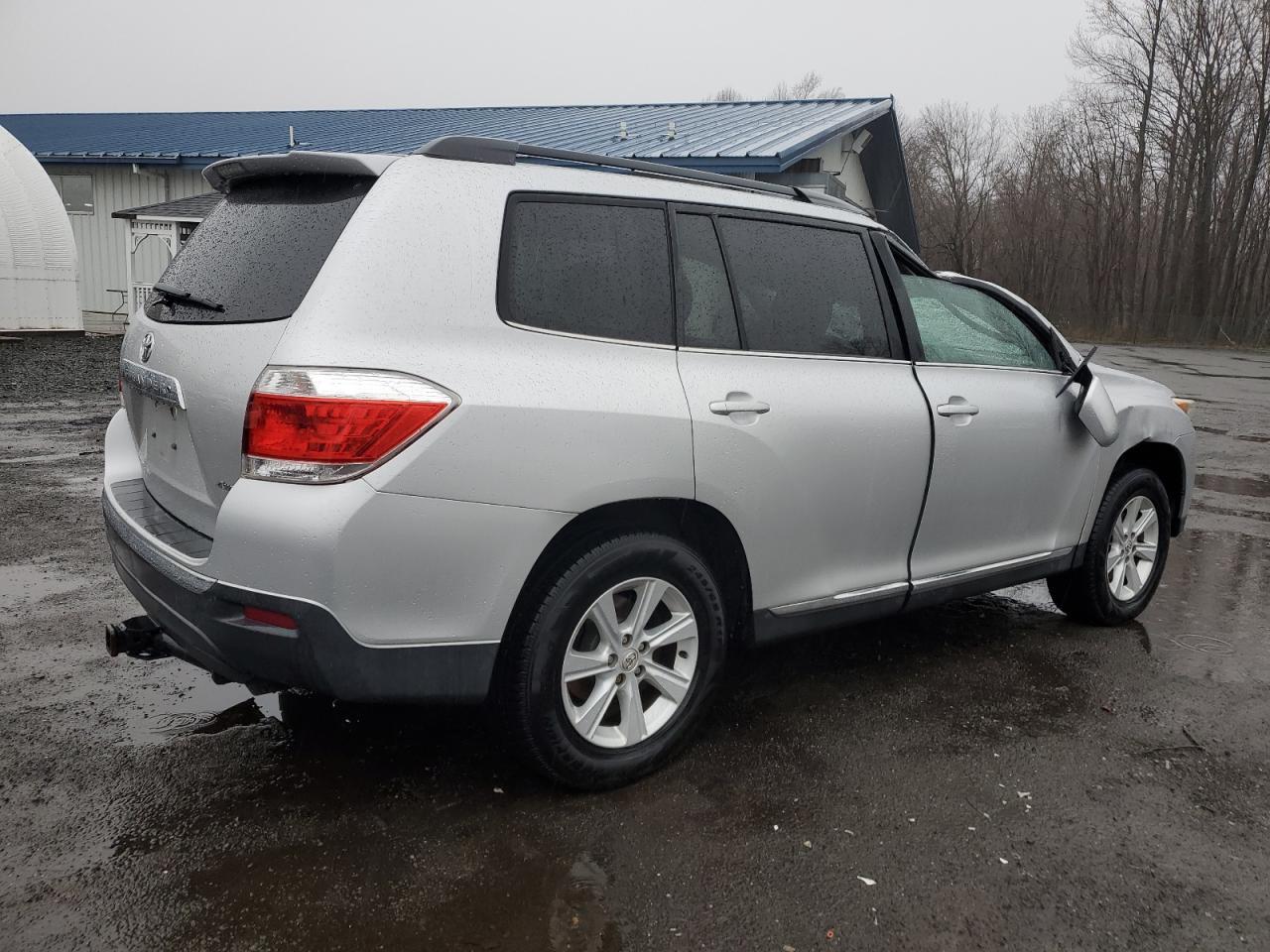 2011 TOYOTA HIGHLANDER - Image 3