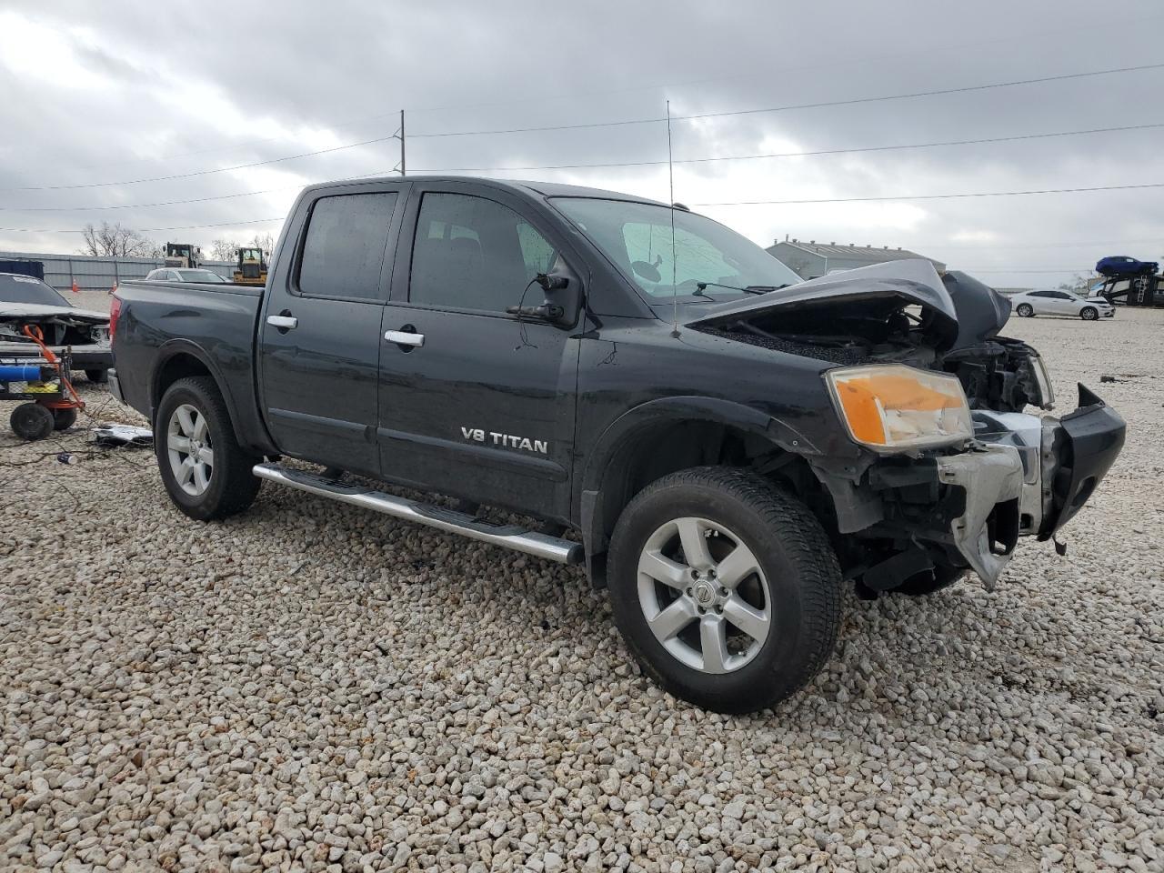 2013 NISSAN TITAN S - Фото 4