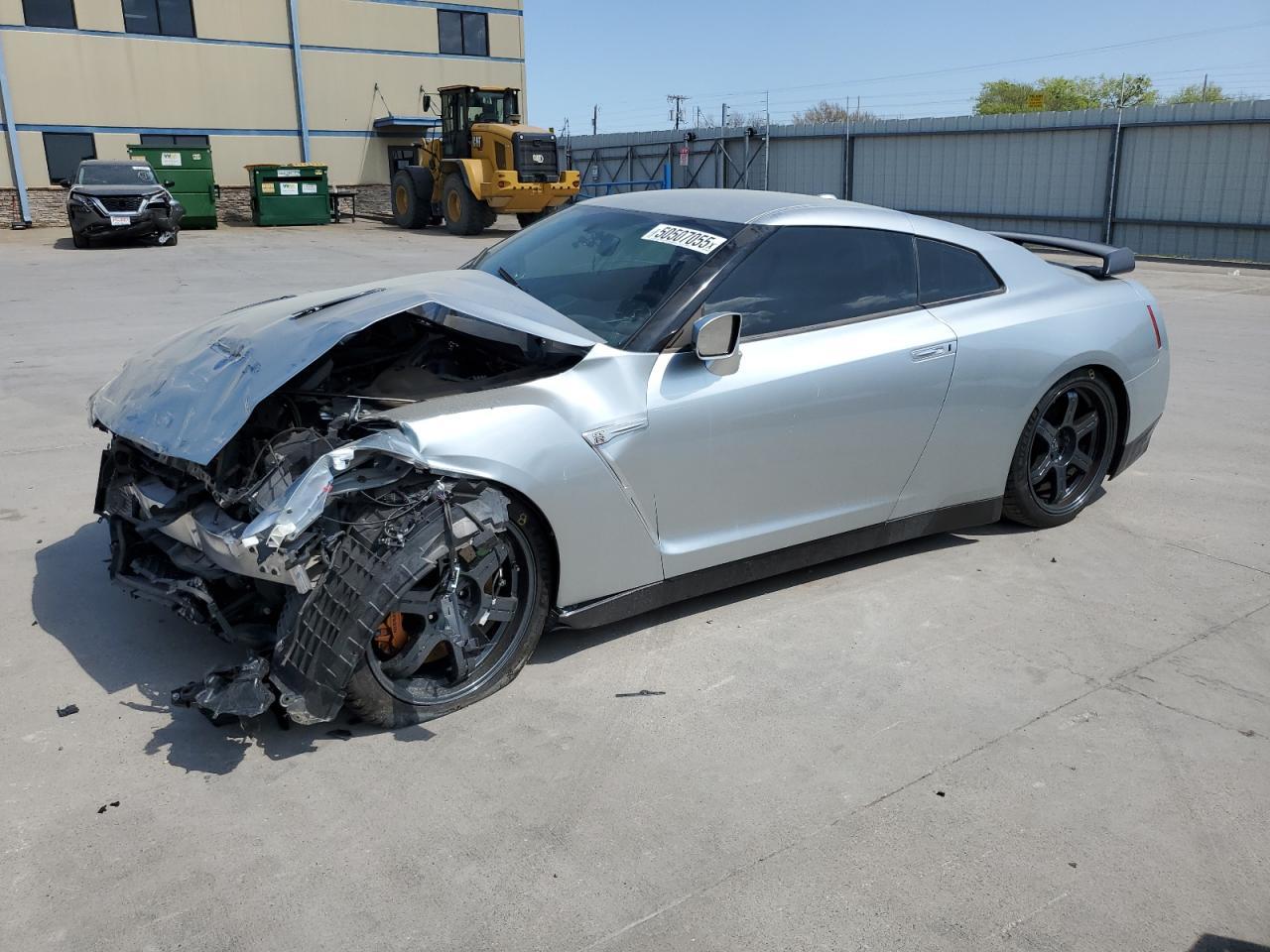 2015 NISSAN GT-R PREMI
