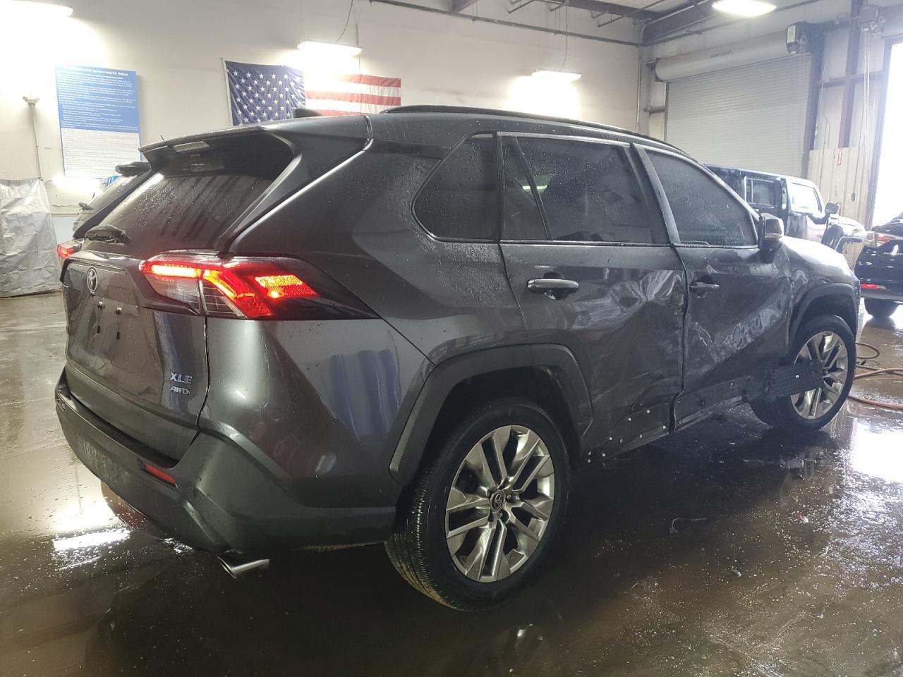 2019 TOYOTA RAV4 XLE P - Image 3