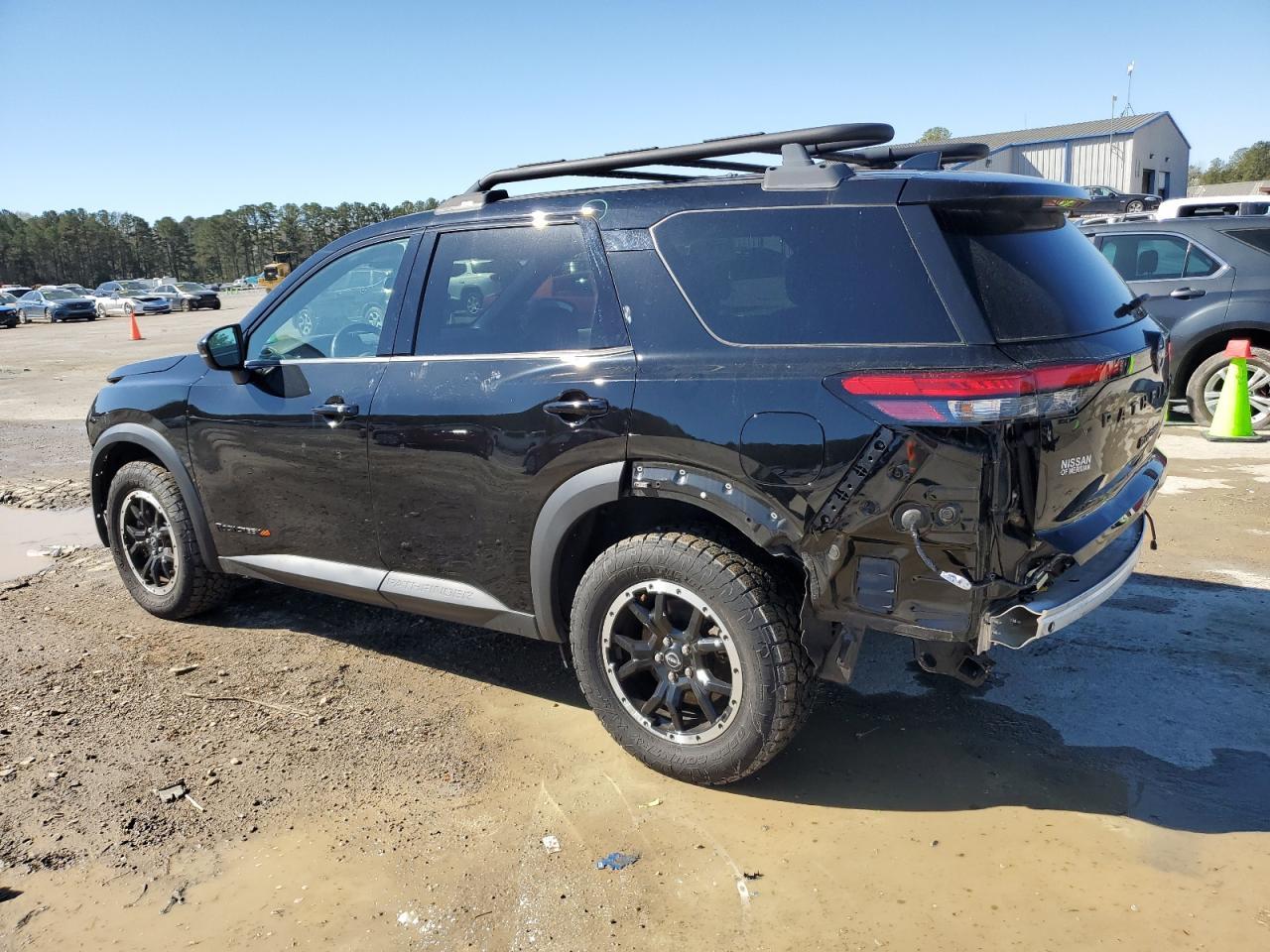2023 NISSAN PATHFINDER - Image 2
