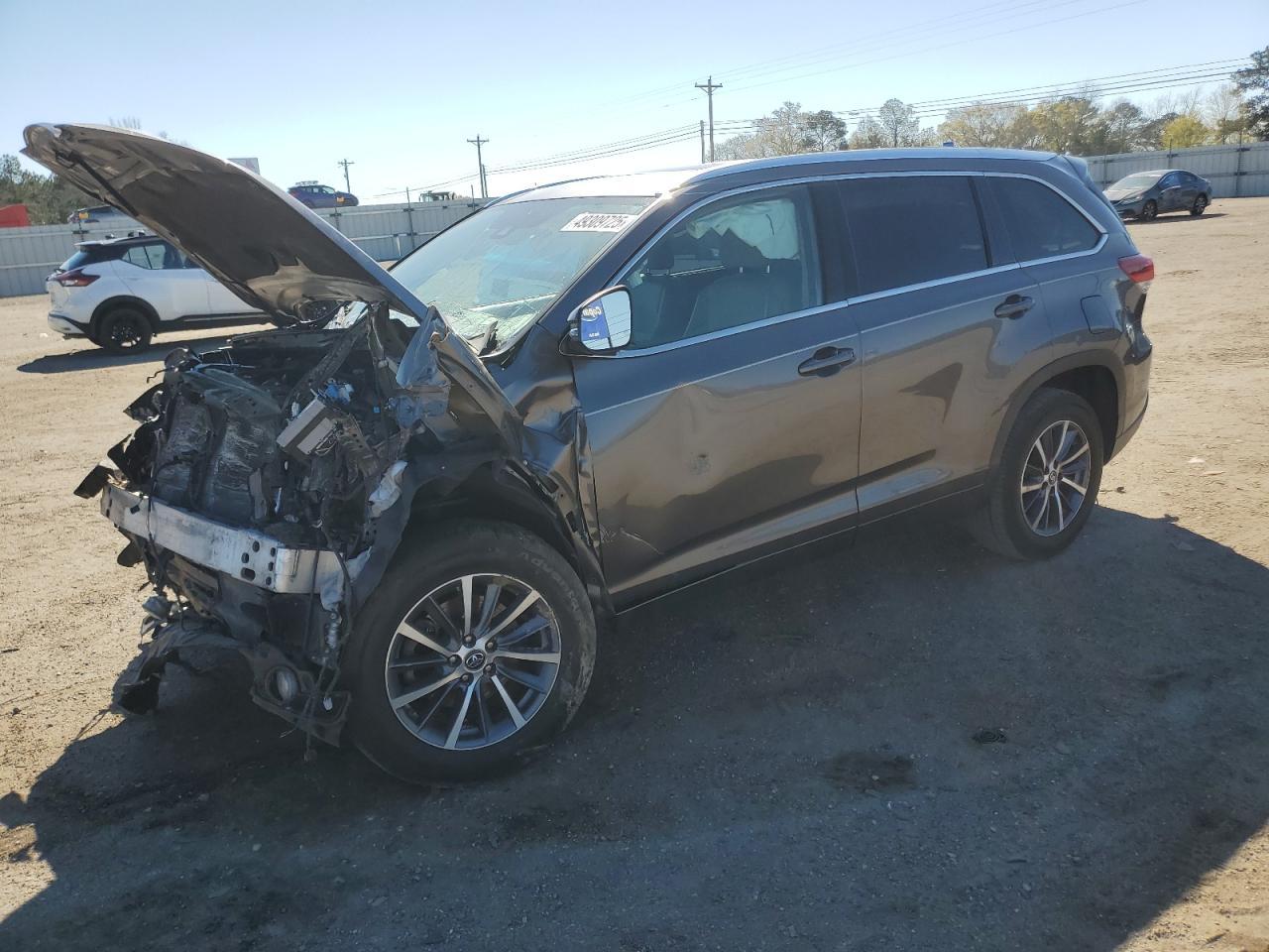 2018 TOYOTA HIGHLANDER