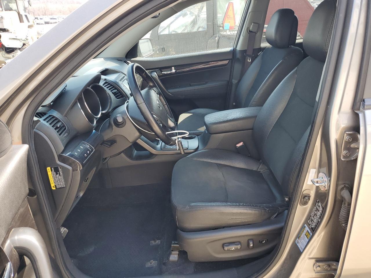 2012 KIA SORENTO EX - Image 7