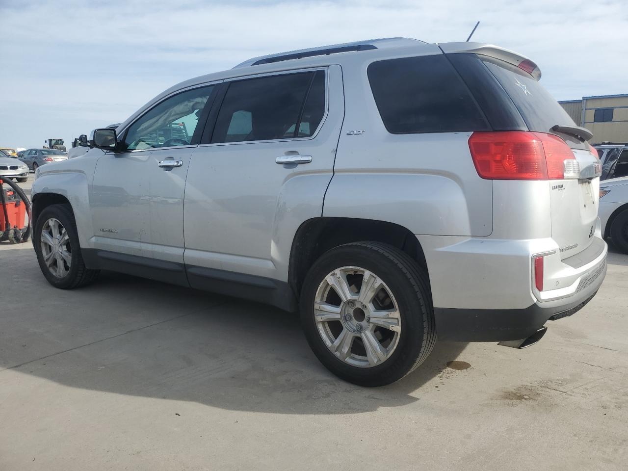 2016 GMC TERRAIN SL - Image 2