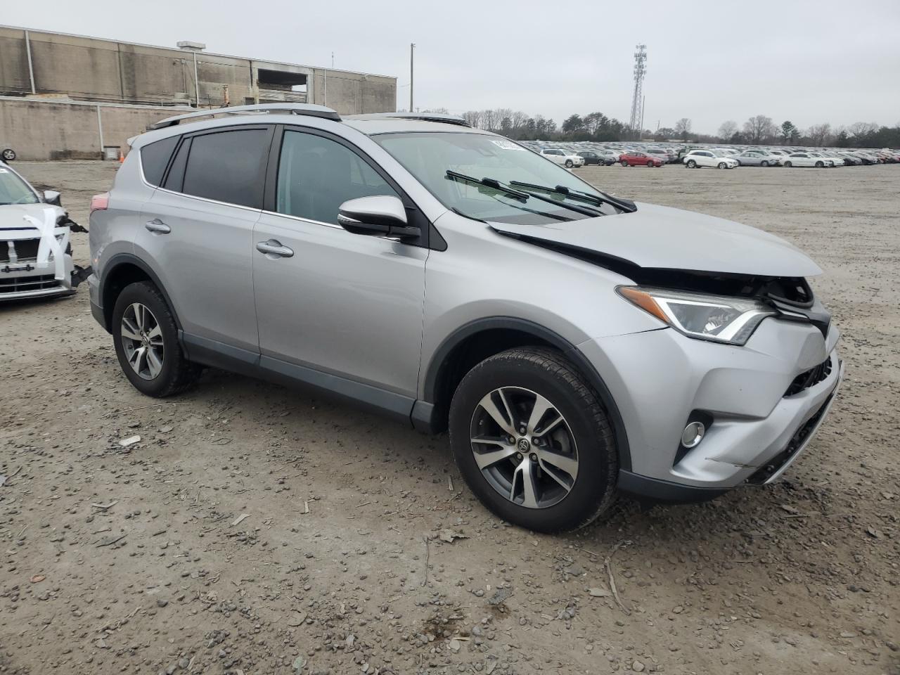2017 TOYOTA RAV4 XLE - Фото 4