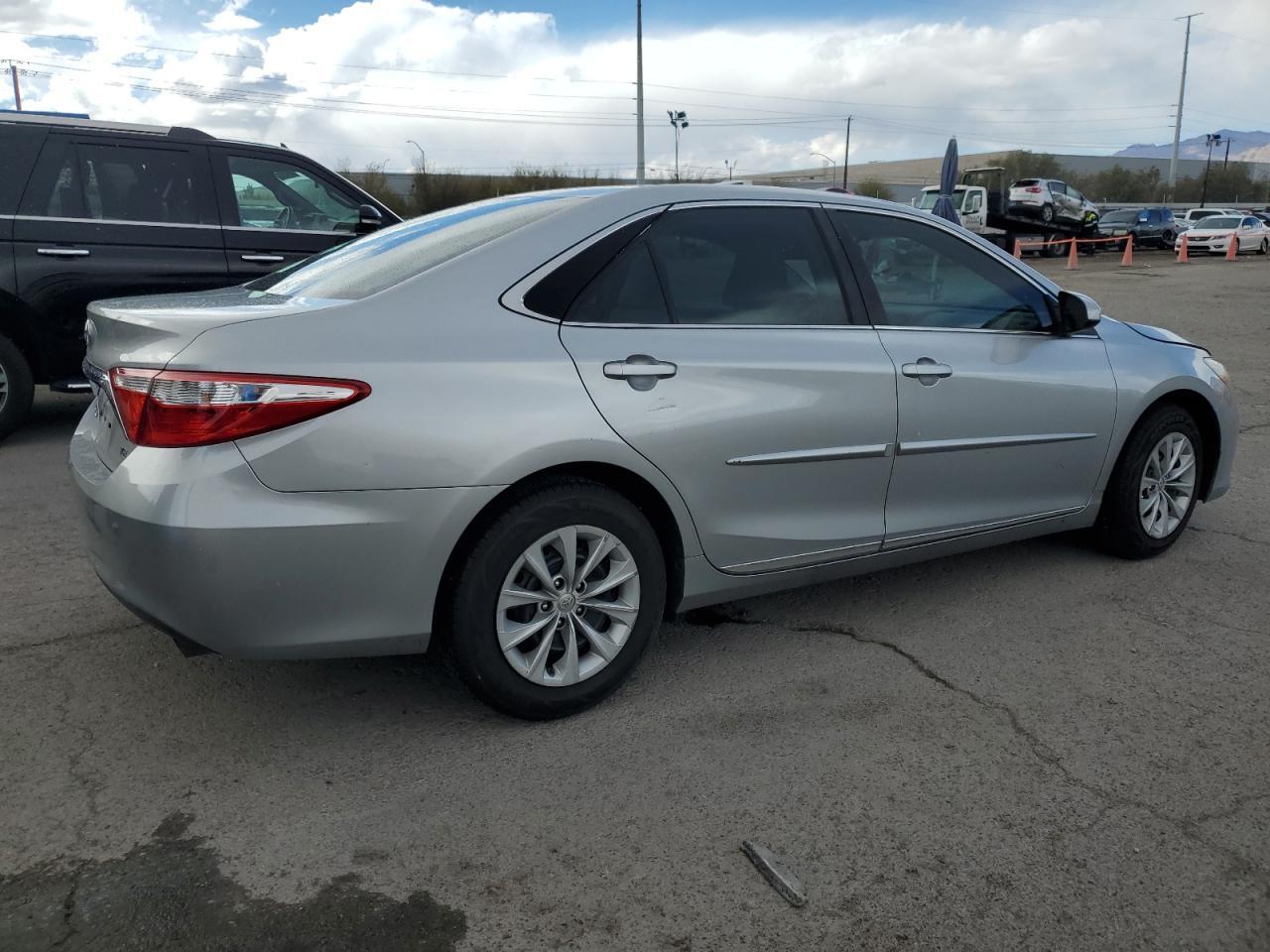 2016 TOYOTA CAMRY LE - Фото 3