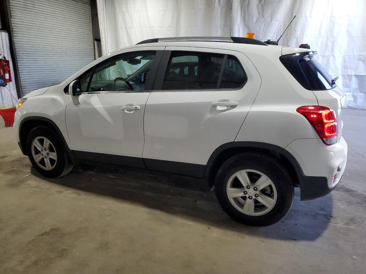 2019 CHEVROLET TRAX 1LT - Фото 2