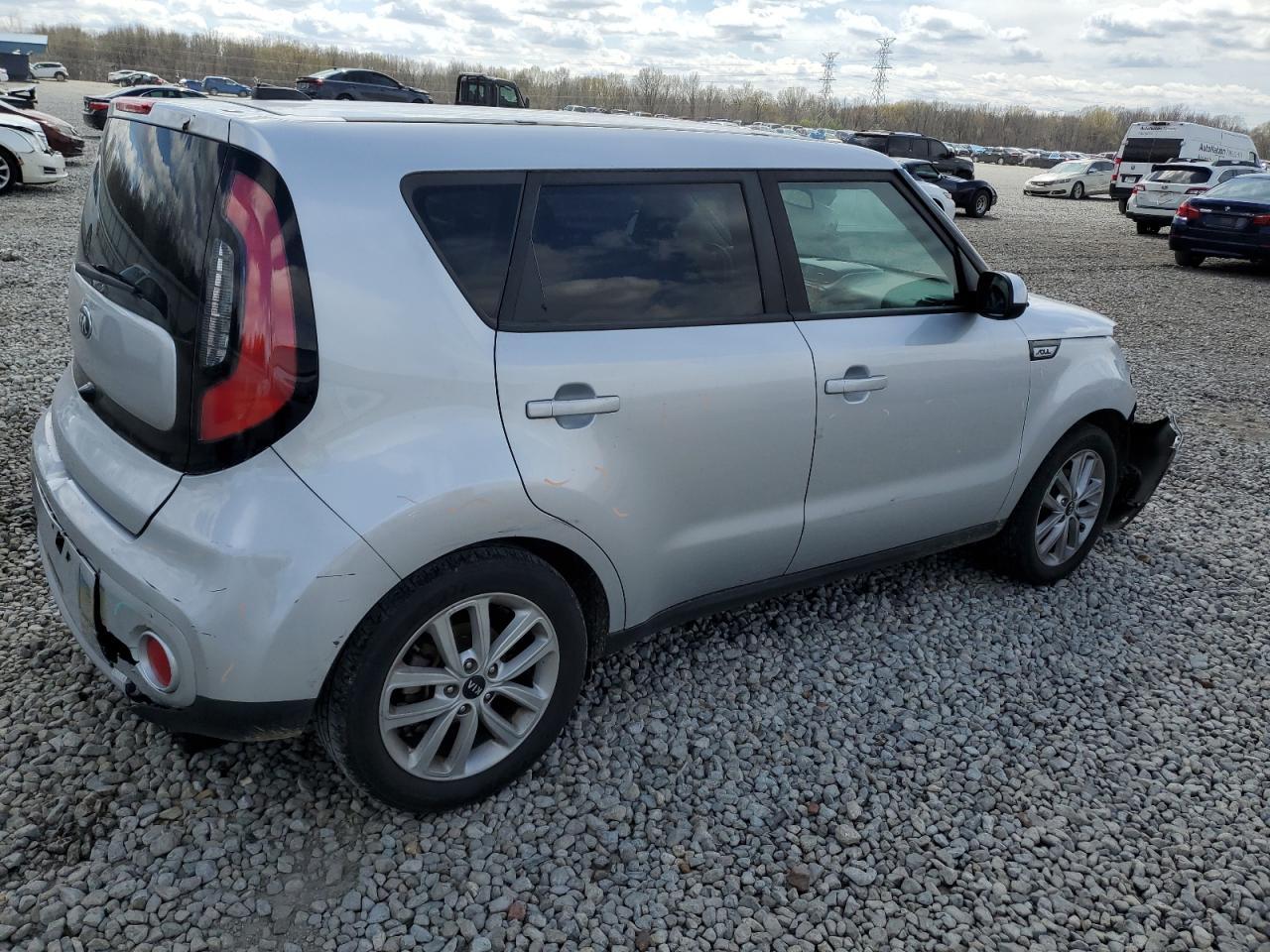 2019 KIA SOUL + - Image 3