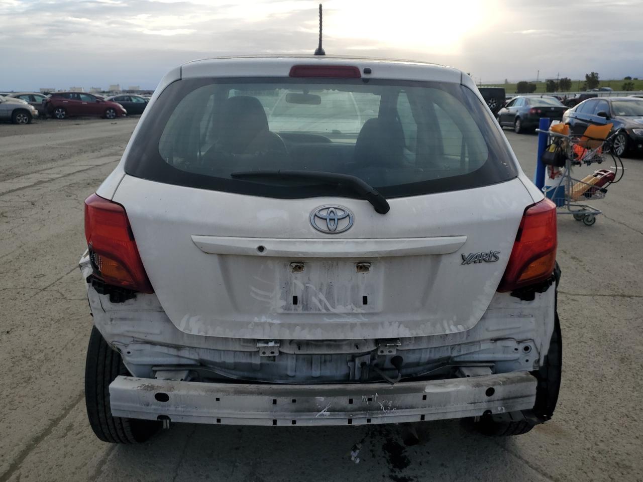 2015 TOYOTA YARIS - Image 6
