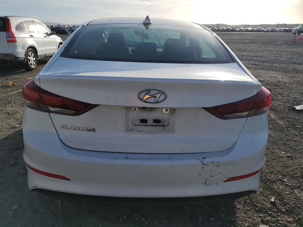 2018 HYUNDAI ELANTRA SE - Фото 6