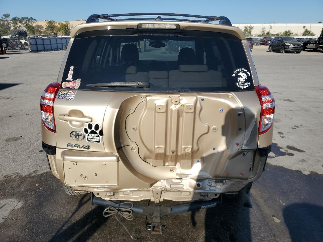 2011 TOYOTA RAV4 - Фото 6
