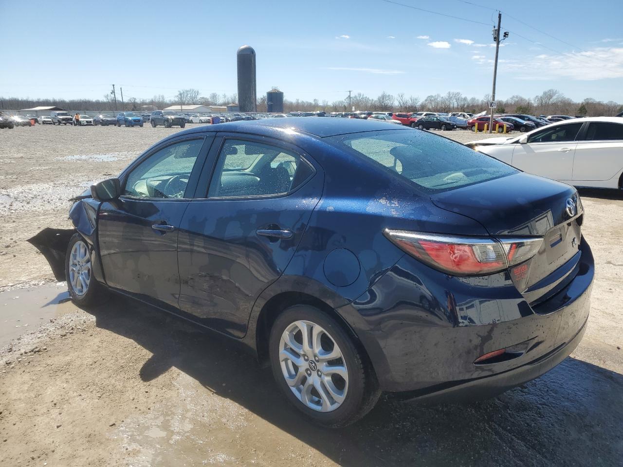 2017 TOYOTA YARIS IA - Фото 2