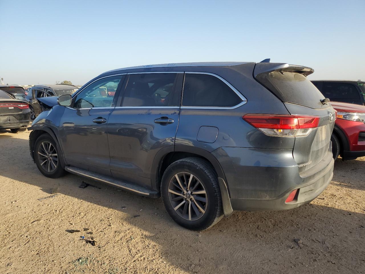 2018 TOYOTA HIGHLANDER - Фото 2
