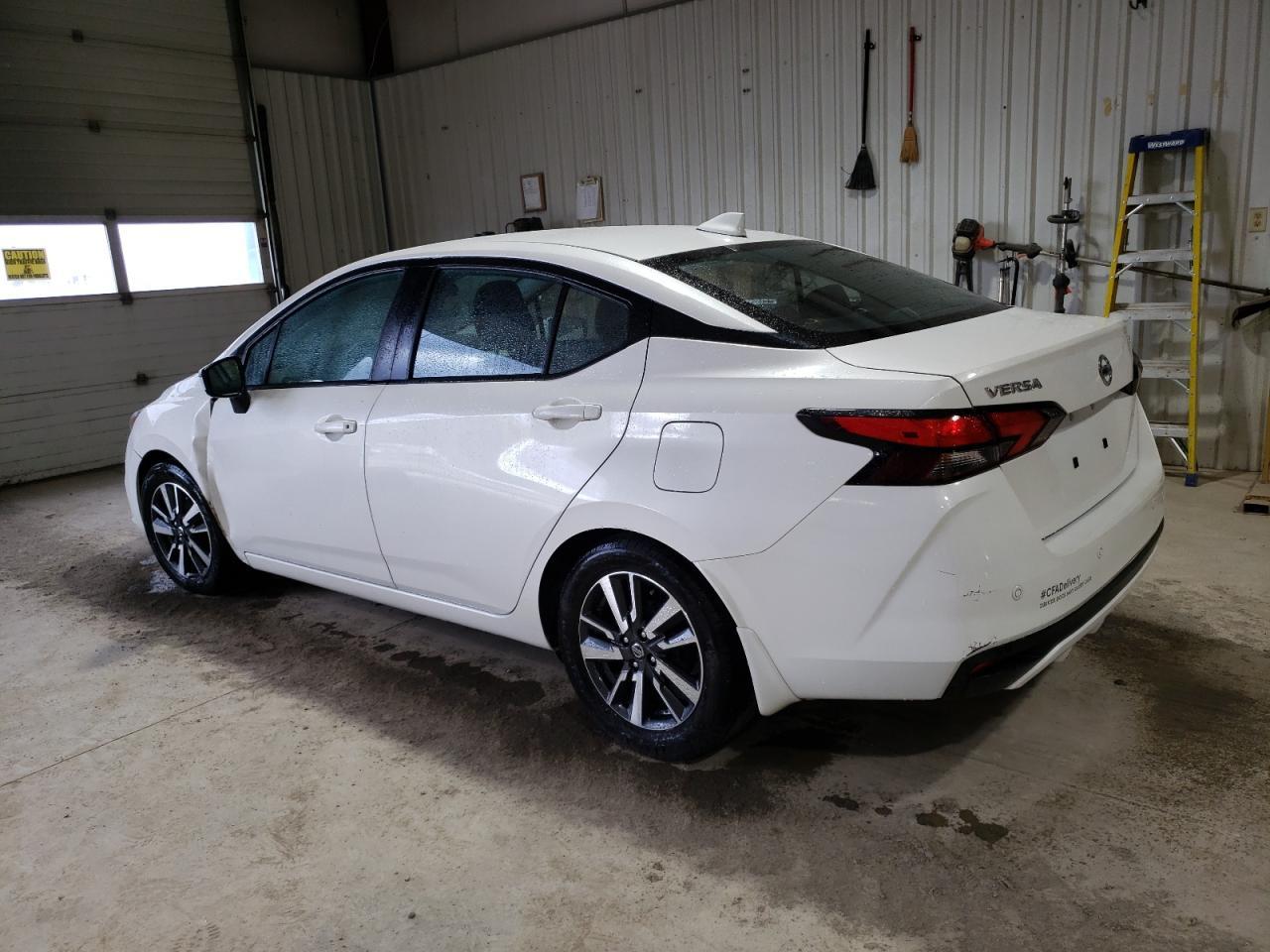 2021 NISSAN VERSA SV - Фото 2