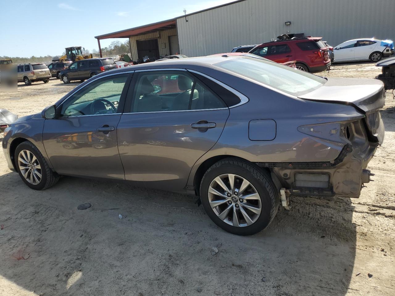 2016 TOYOTA CAMRY LE - Image 2