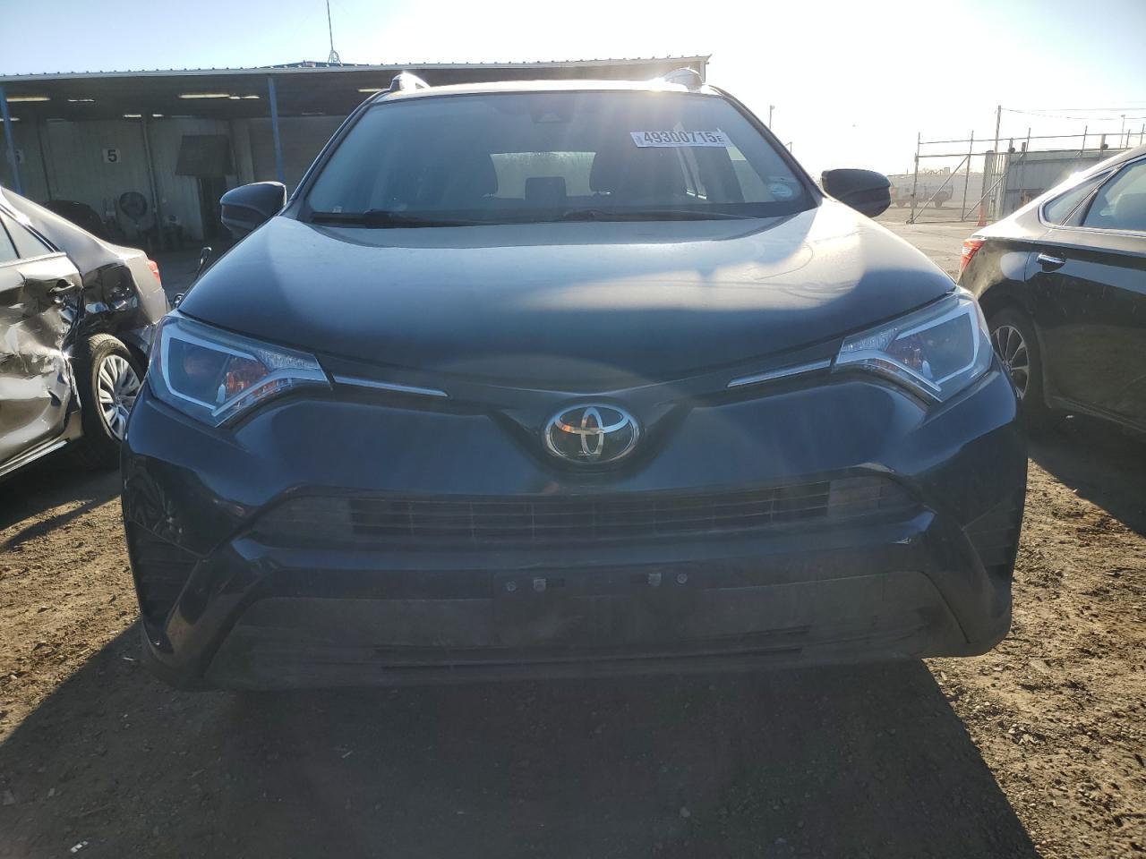 2017 TOYOTA RAV4 LE - Фото 5