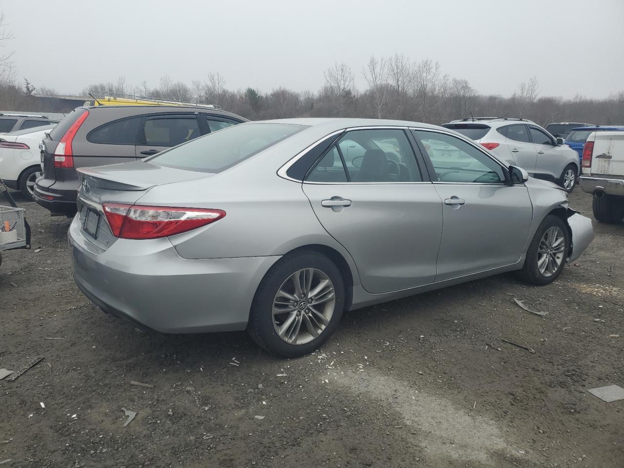 2016 TOYOTA CAMRY LE - Фото 3