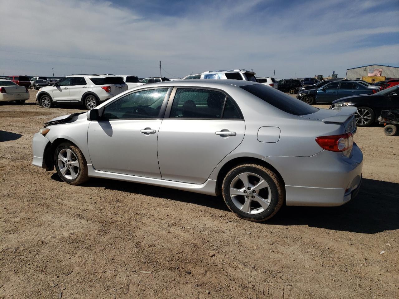 2013 TOYOTA COROLLA BA - Фото 2
