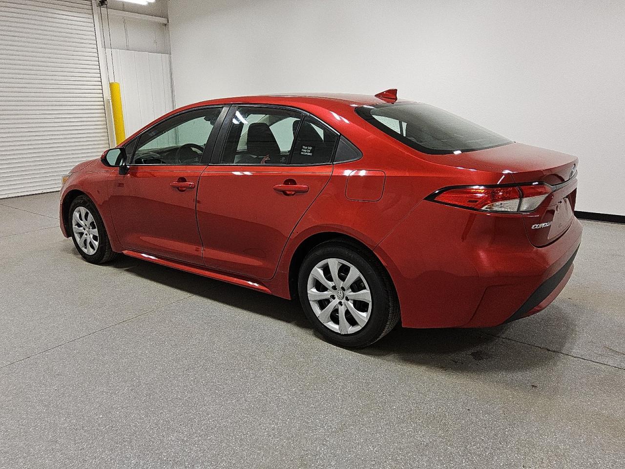 2021 TOYOTA COROLLA LE - Фото 2