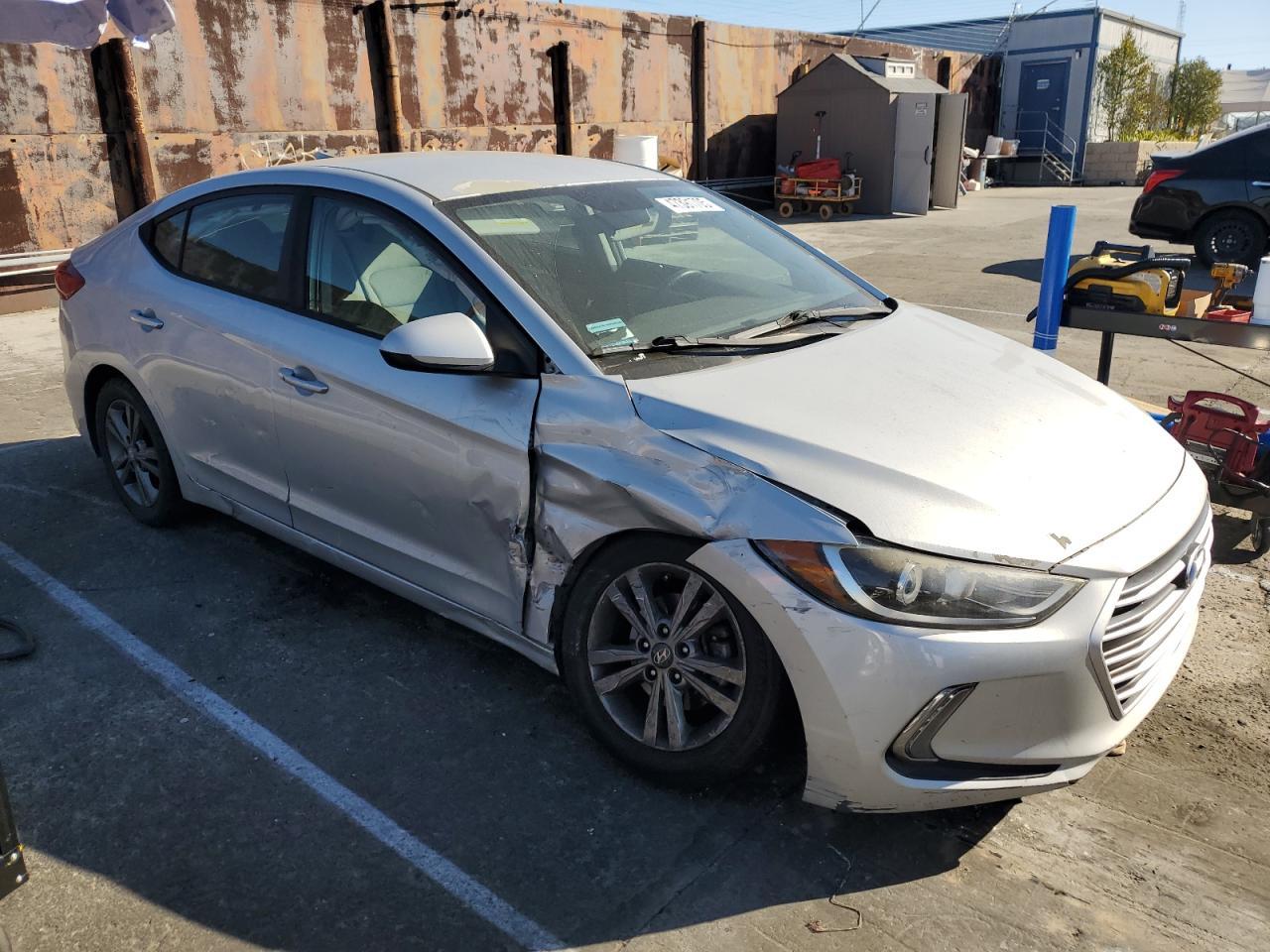 2017 HYUNDAI ELANTRA SE - Image 4